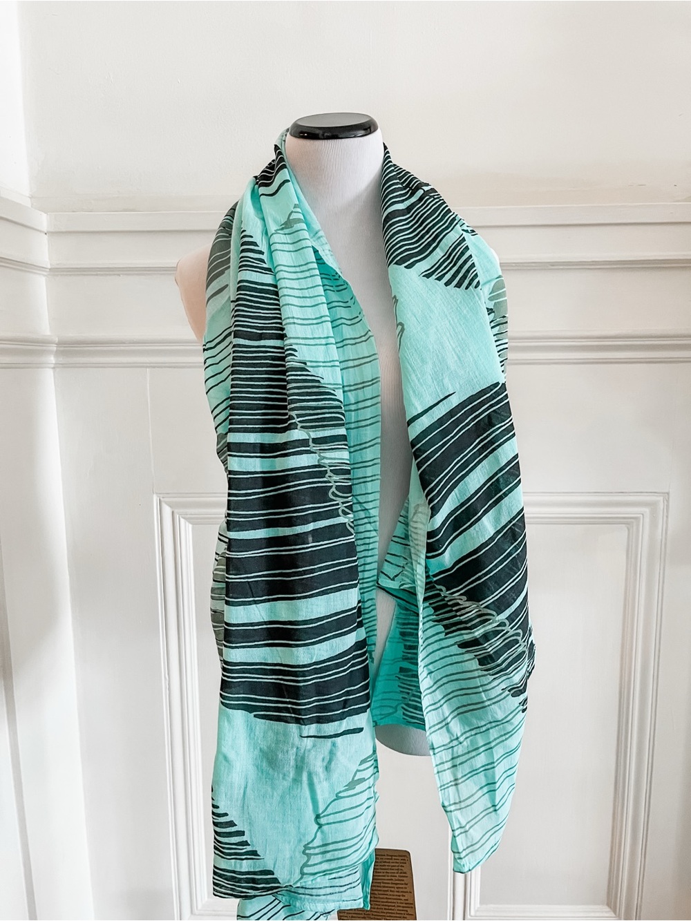 NWT aqua & Black Striped Lightweight Scarf - Picture 3 of 3
